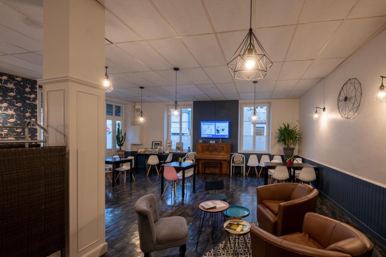 Logis Hotel Au Croissant Buzançais エクステリア 写真