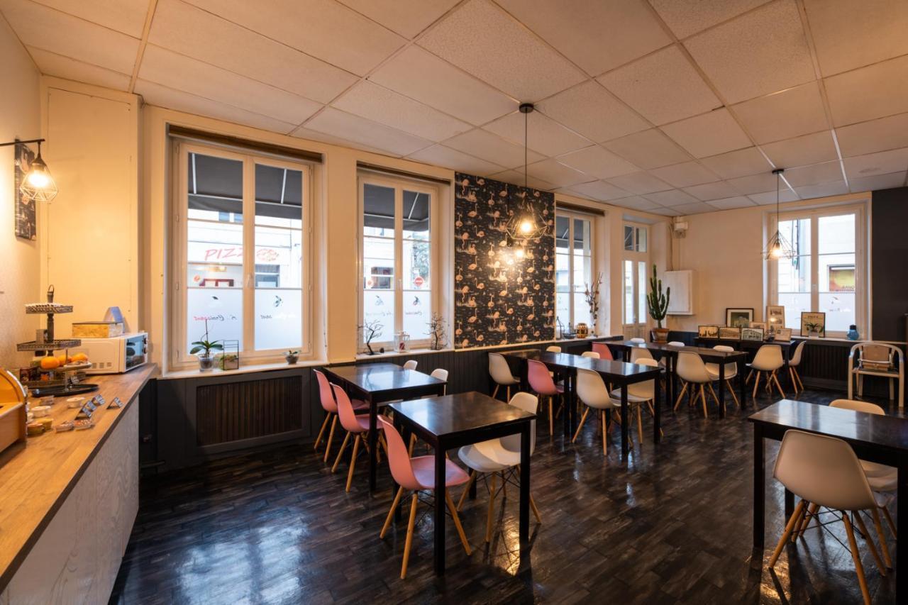 Logis Hotel Au Croissant Buzançais エクステリア 写真