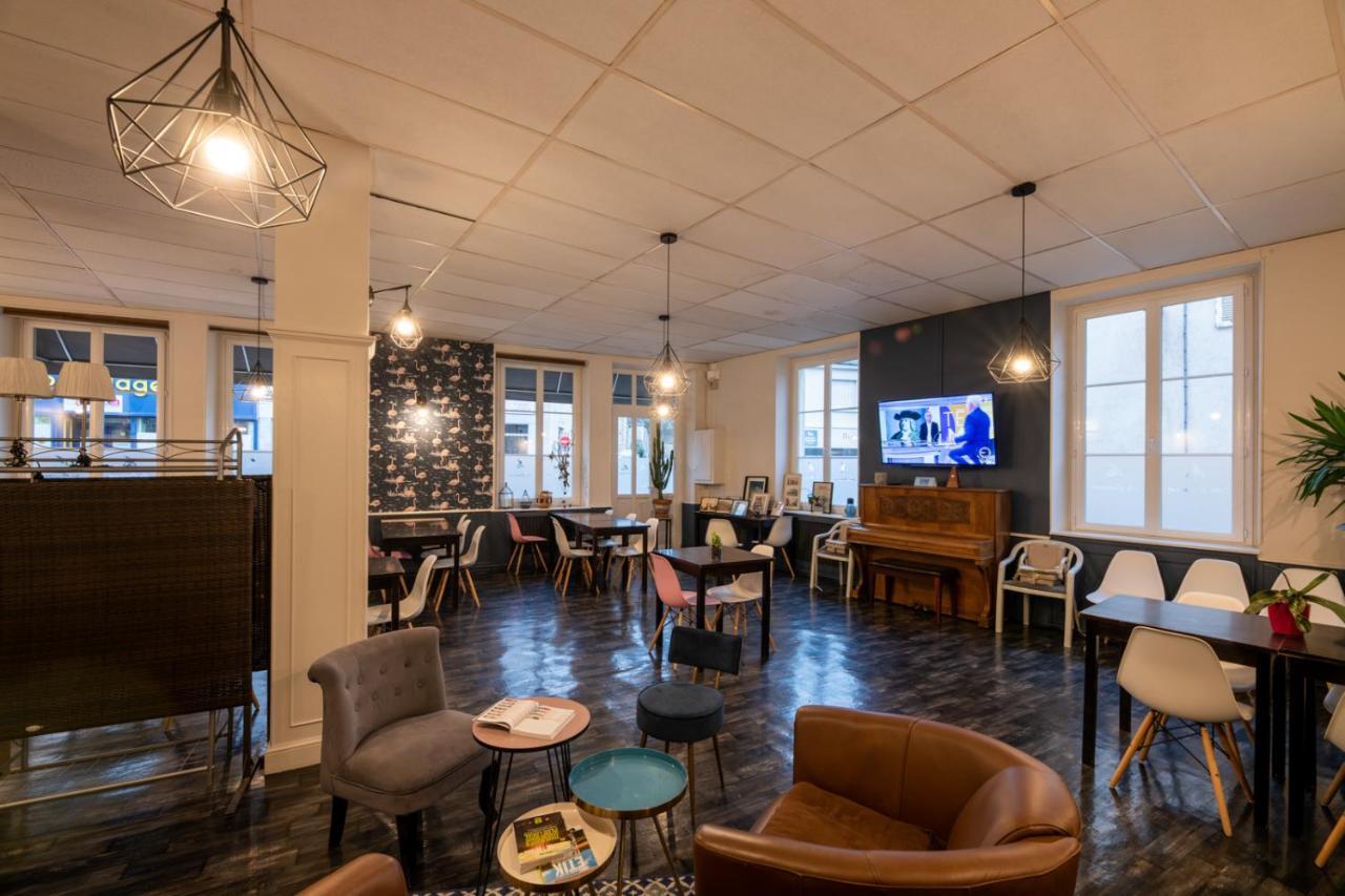 Logis Hotel Au Croissant Buzançais エクステリア 写真