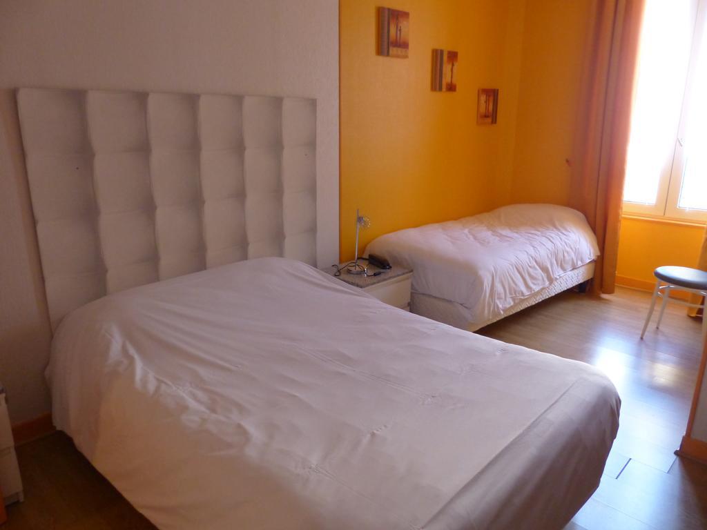 Logis Hotel Au Croissant Buzançais 部屋 写真