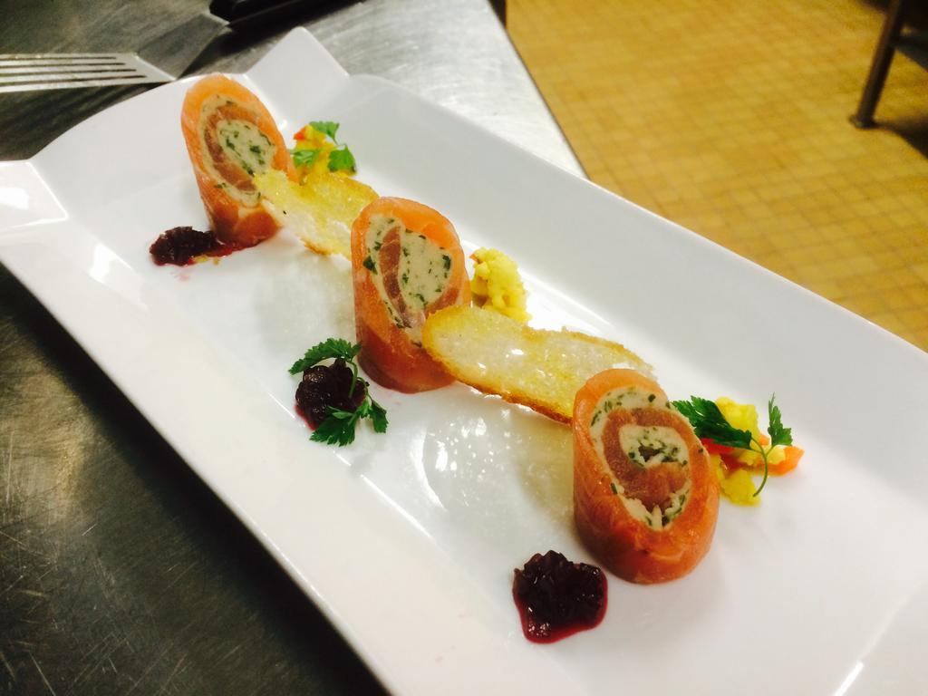Logis Hotel Au Croissant Buzançais エクステリア 写真