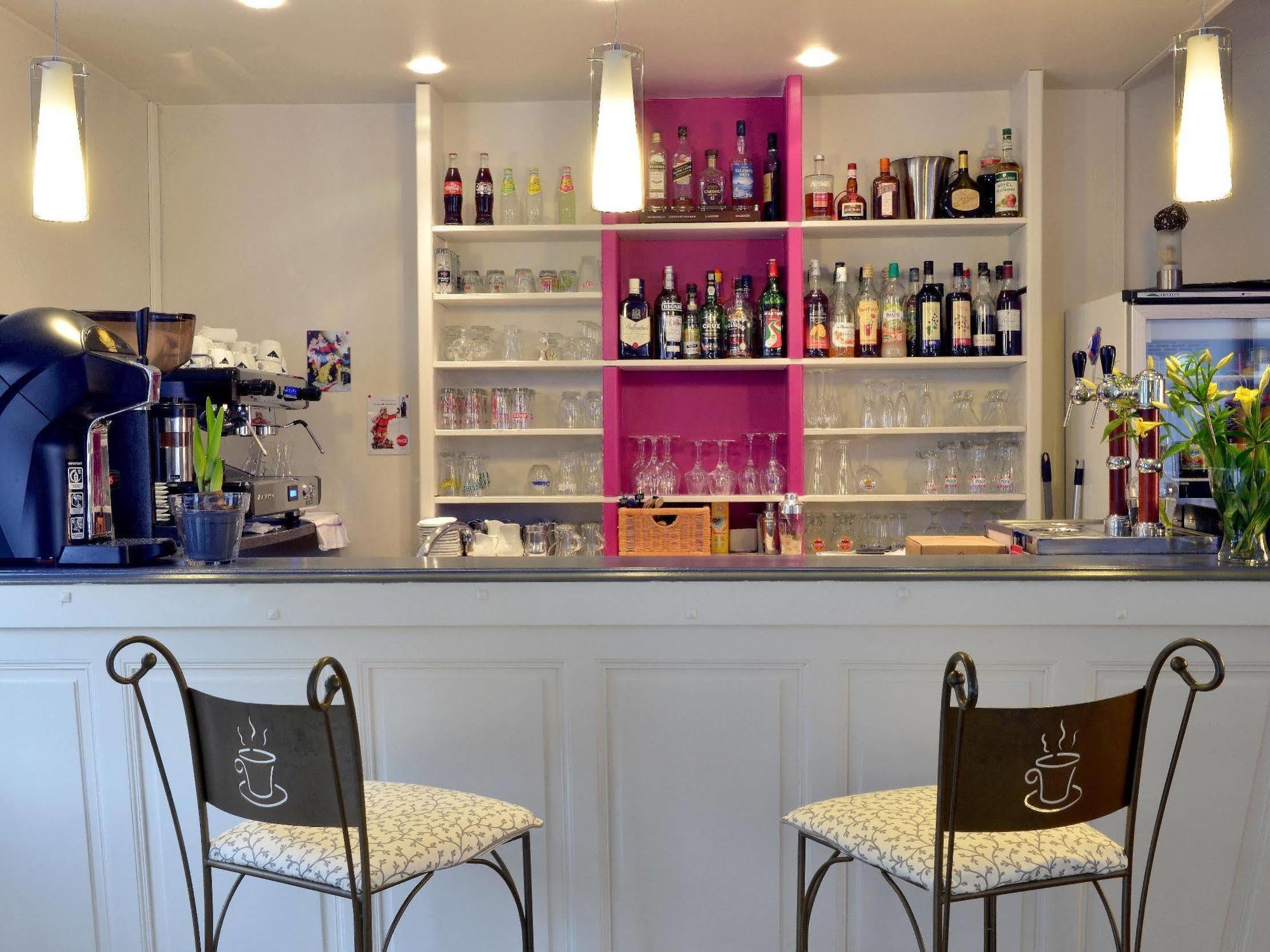 Logis Hotel Au Croissant Buzançais エクステリア 写真