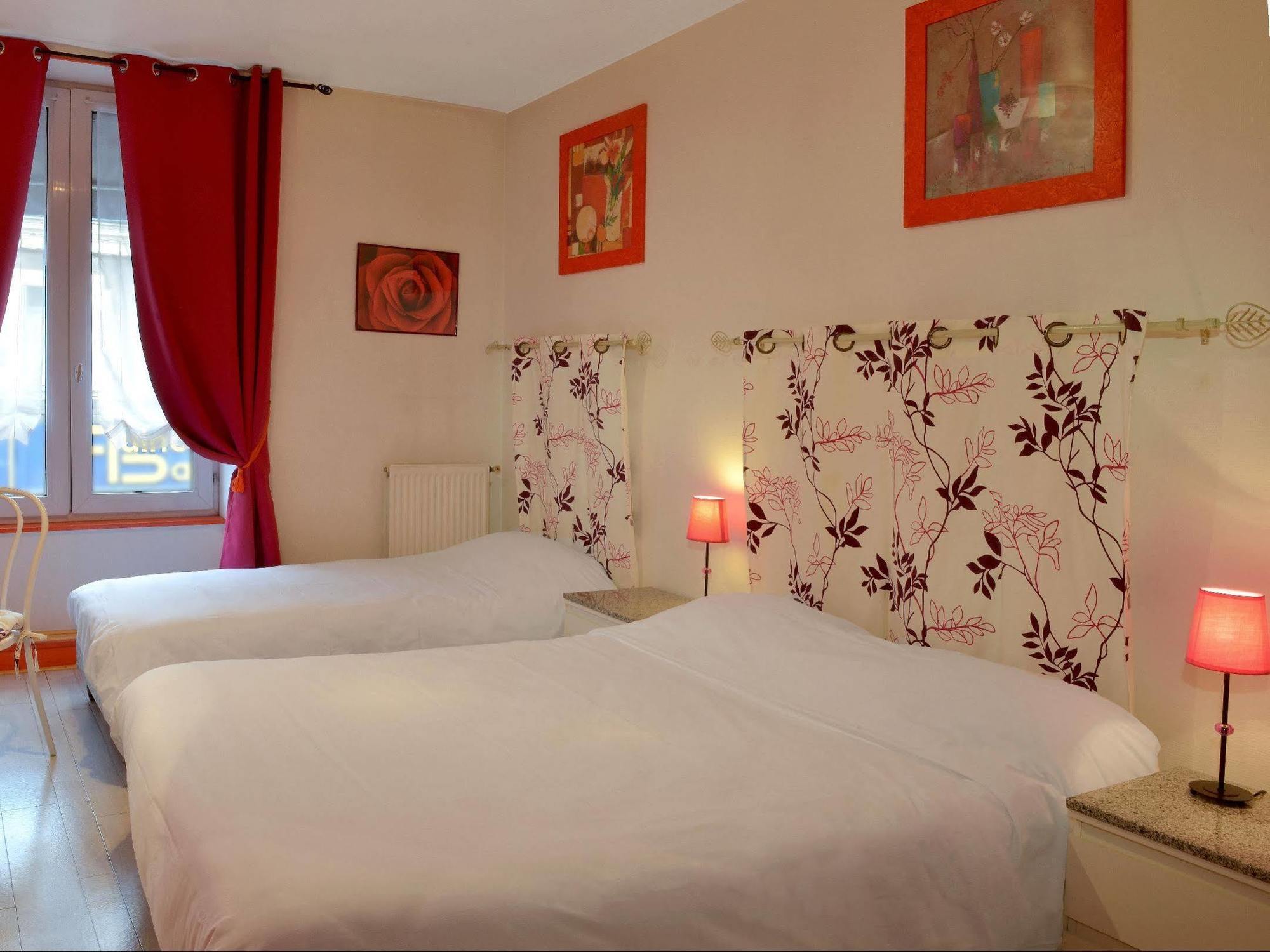 Logis Hotel Au Croissant Buzançais エクステリア 写真